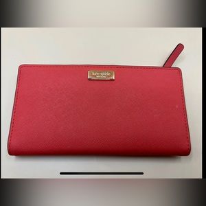 kate spade new york Sunset Court Stacy Bifold strawberry Geranium